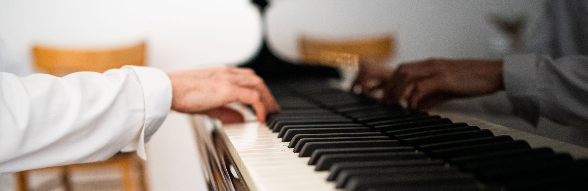 Tastenberührung, Musik beruehrt - Heilpraktikerin in Kronberg im Taunus - Musiktherapie